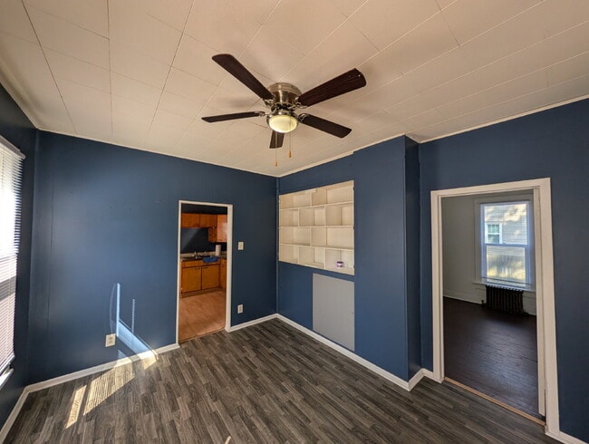 Building Photo - 202 E Barker Ave