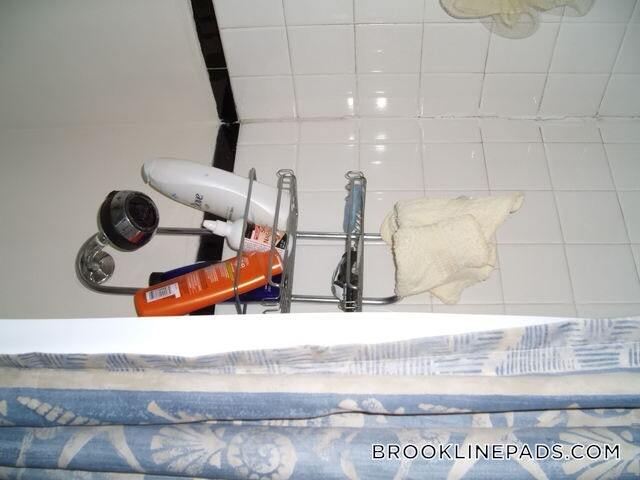 Building Photo - 208 Winthrop Rd