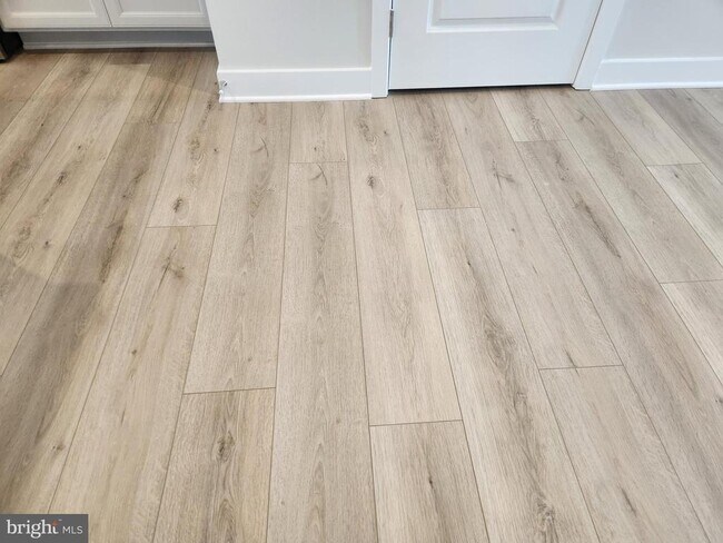 Building Photo - 377 Waterside Sq