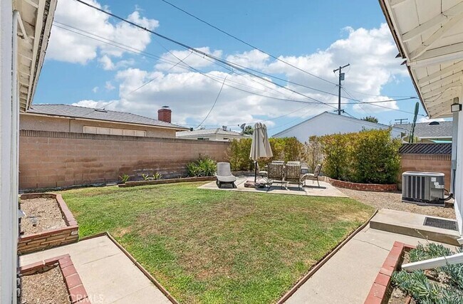 Building Photo - SFR-BIG, BRIGHT, BEAUTIFUL HOME