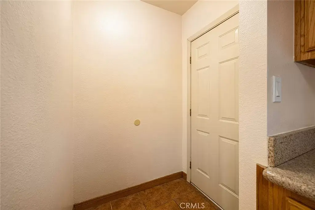 Kitchen door - 623 Brittania St
