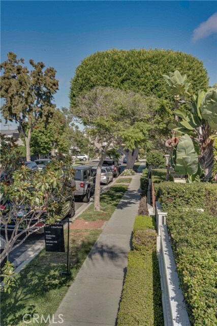 Building Photo - 608 Heliotrope Ave