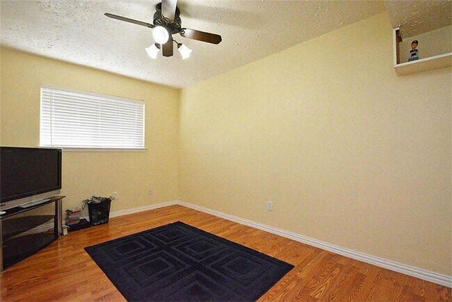 Building Photo - 2523 Coopers Post Ln