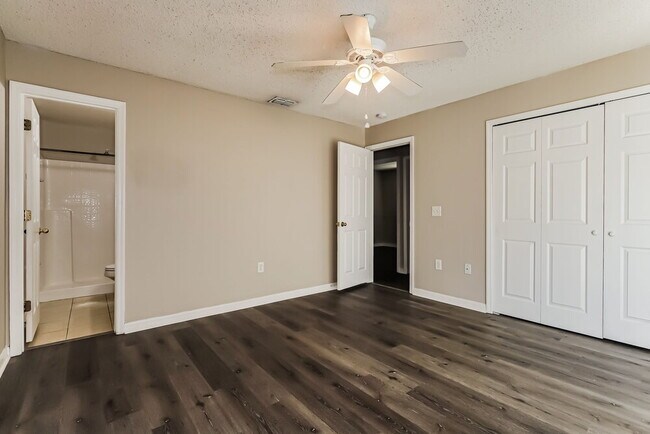 Building Photo - 10555 Opus Dr