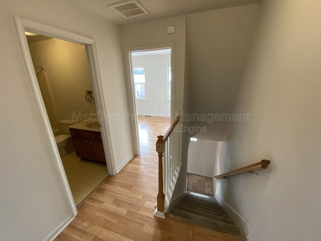 Building Photo - 212 Farrell Ln