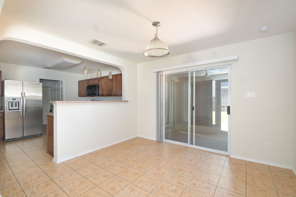 Building Photo - 3727 Fringe Breeze