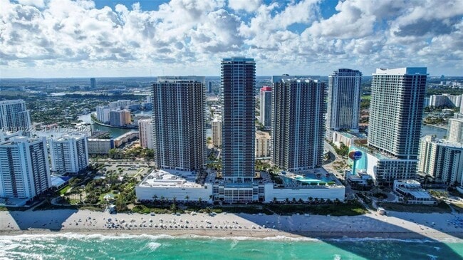 Building Photo - 1830 S Ocean Dr