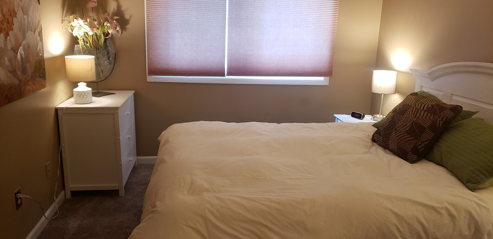 Building Photo - 9715 Independence Dr