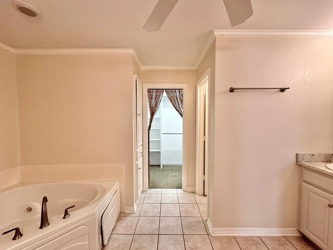 Building Photo - Stunning Home in the Heart of Tyler! 3bd 2...