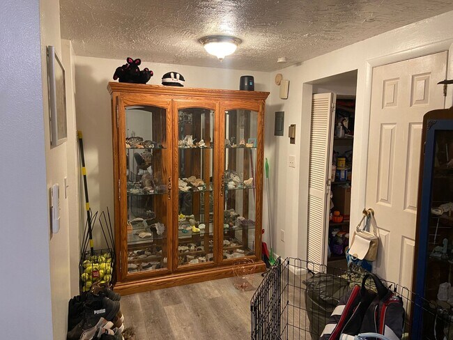 Building Photo - 1B/1B Pet Friendly Apartment South of BYU