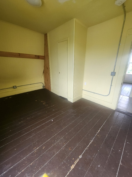 Building Photo - 4 Carnes Rd