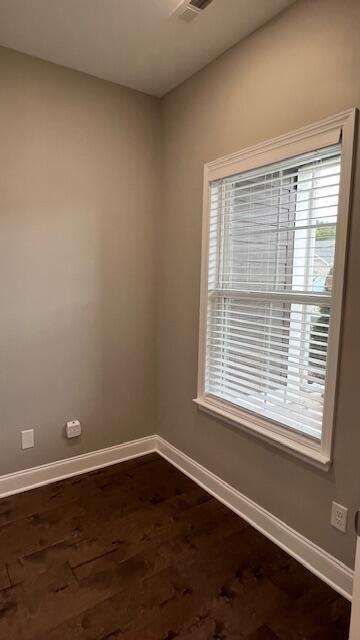 Building Photo - 564 NE Bellingham Dr
