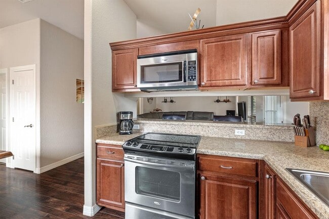 Building Photo - 15508 Checotah Dr