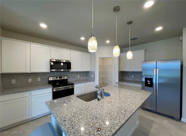 Building Photo - 10861 Firebush Cir