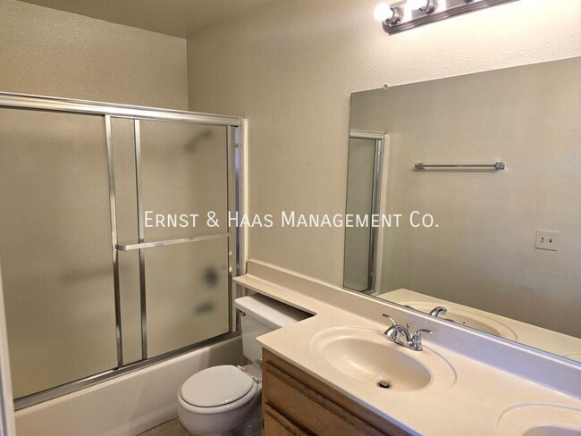 Building Photo - 9118 1/2 Cedar St.-