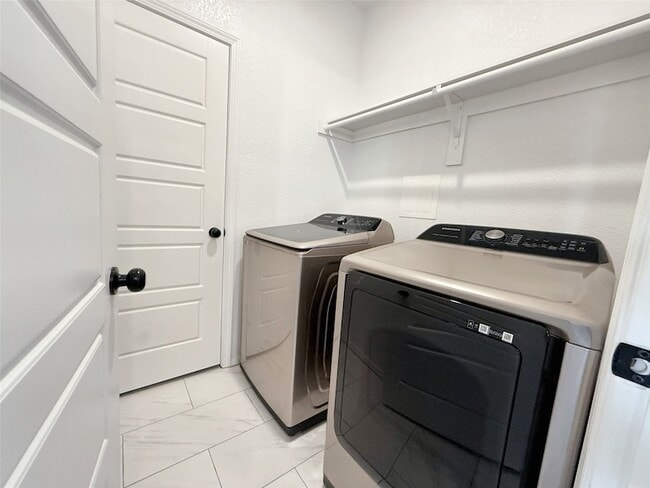 Building Photo - 805 Exeter St