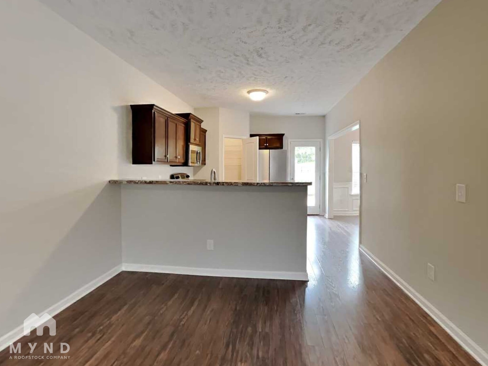 Building Photo - 423 John Deere Dr