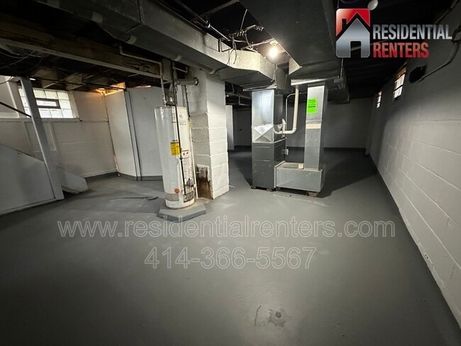 Building Photo - 4220 W Hampton Ave