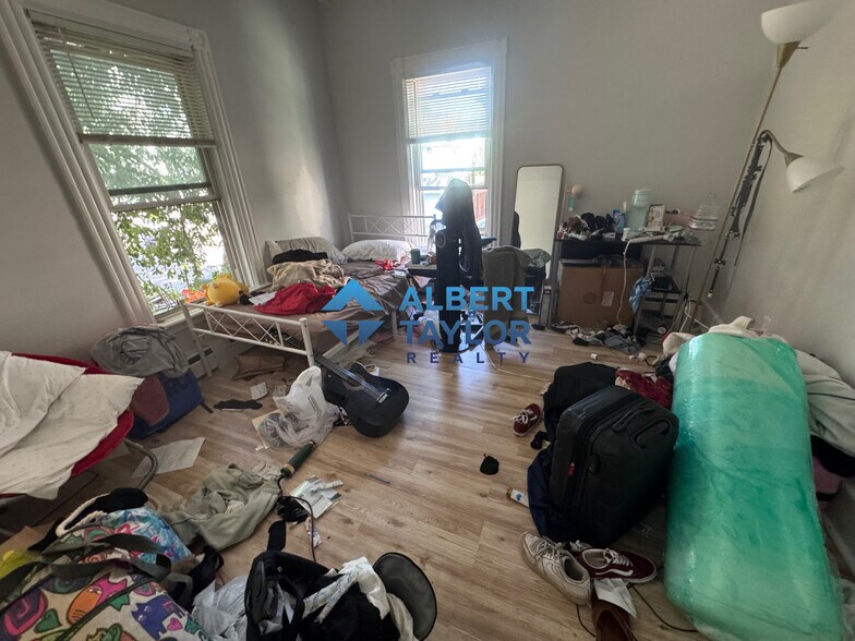 Building Photo - 22 Royal St