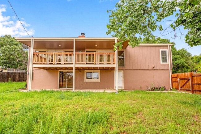 Building Photo - 703 Orion Dr