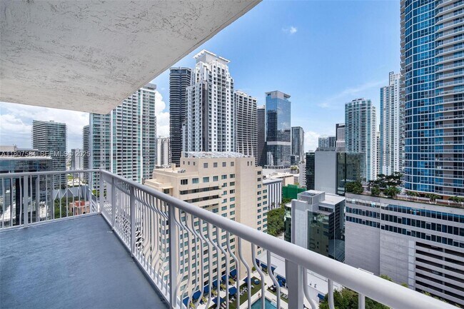 Building Photo - 1200 Brickell Bay Dr
