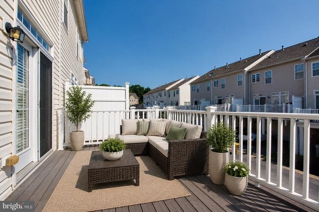 Building Photo - 1739 Theale Way