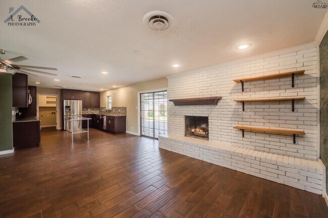 Building Photo - 6714 Kit Carson Trail