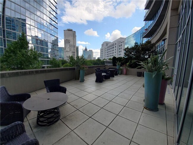 Building Photo - 1080 Peachtree St NE