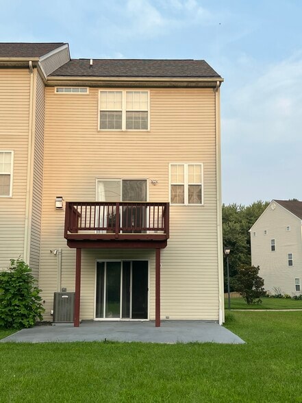 Building Photo - 8 Dolmen Ln