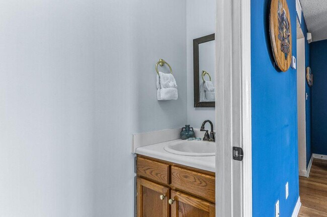 Building Photo - 1472 W Beach Blvd