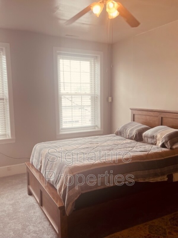 Building Photo - 117 Bollingbrook St