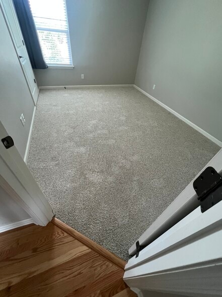 Building Photo - 7506 Hampstead Hall Dr