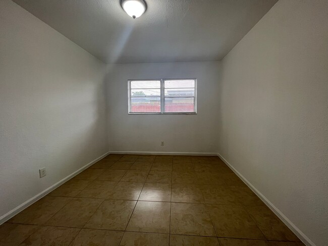 Bedroom 2 - 921 NW 2nd Ave