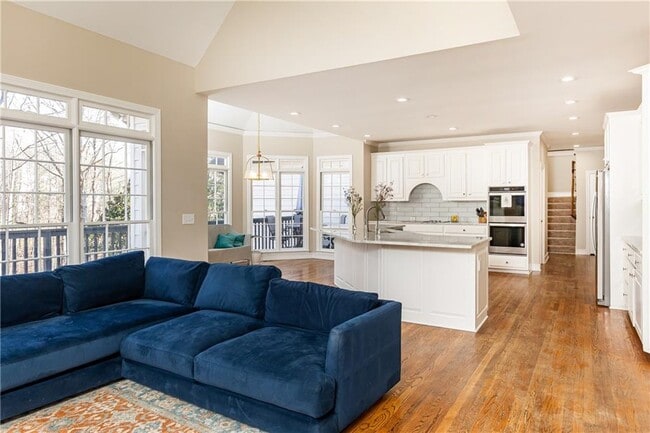 Building Photo - 9360 Nesbit Lakes Dr