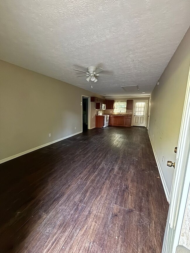 Building Photo - Space, Privacy & Flexibility – All in One Stunning Property