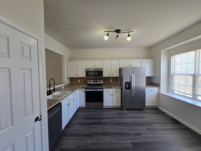 Building Photo - 802 Sutter Gate Ln
