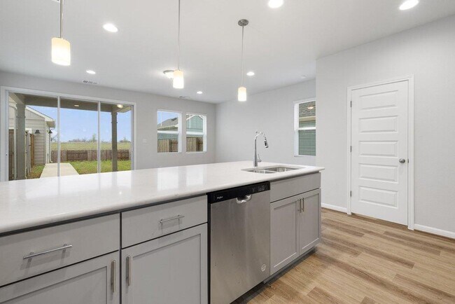 Building Photo - 303 Elm Br Trl