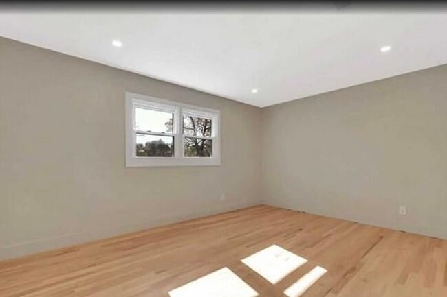 Building Photo - 22 Greentree Terrace