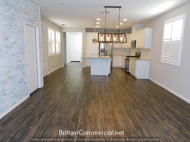 Building Photo - 1702 Brodea Ln