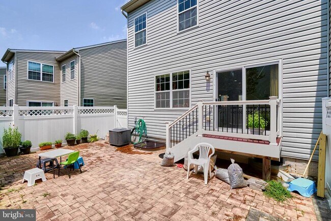 Building Photo - 7863 River Rock Way