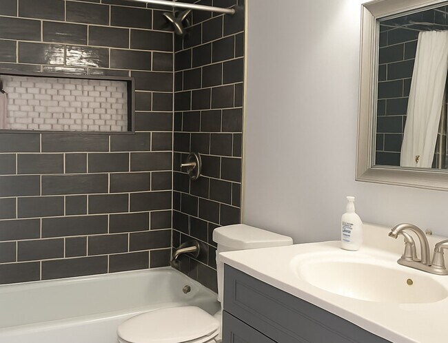 Building Photo - 1727 W Crystal Ln