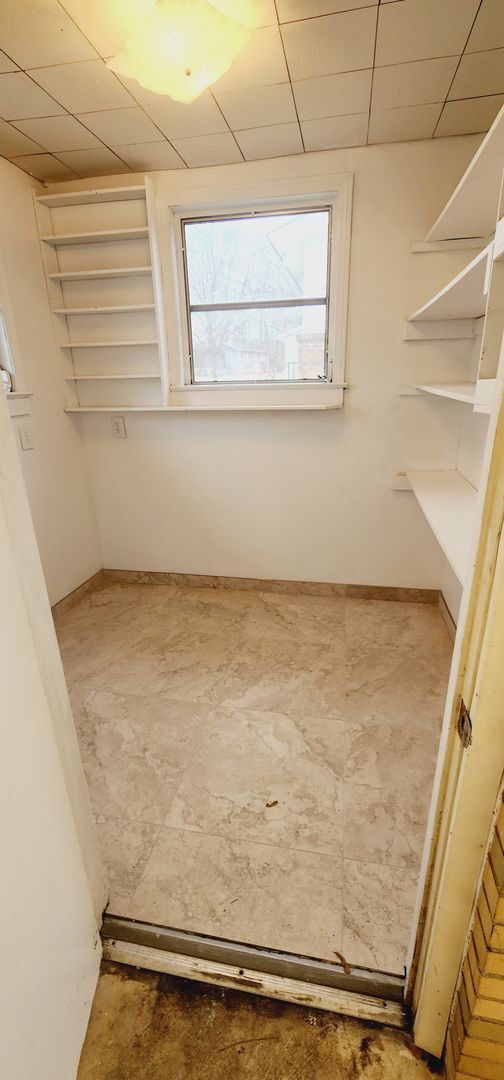 Building Photo - 209 Knoll Crest Dr
