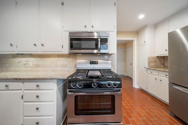 Building Photo - 4518 E 40th St