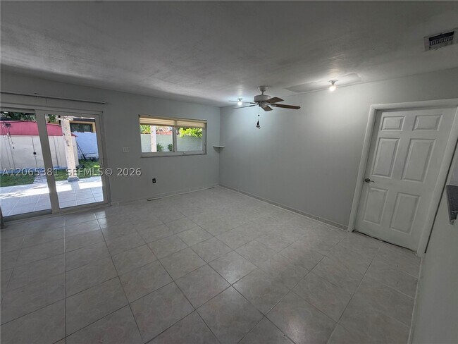 Building Photo - 3613 SW 112th Pl