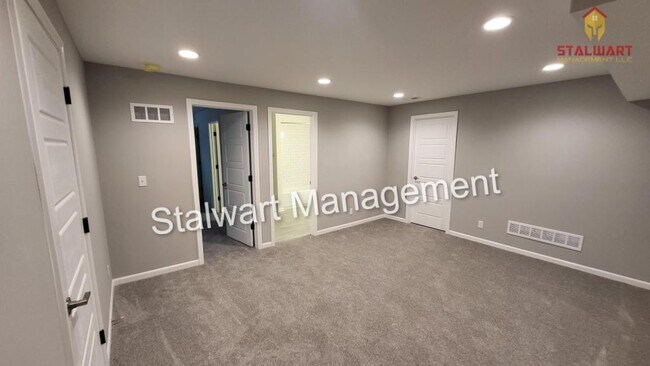 Building Photo - 15824 Riley St