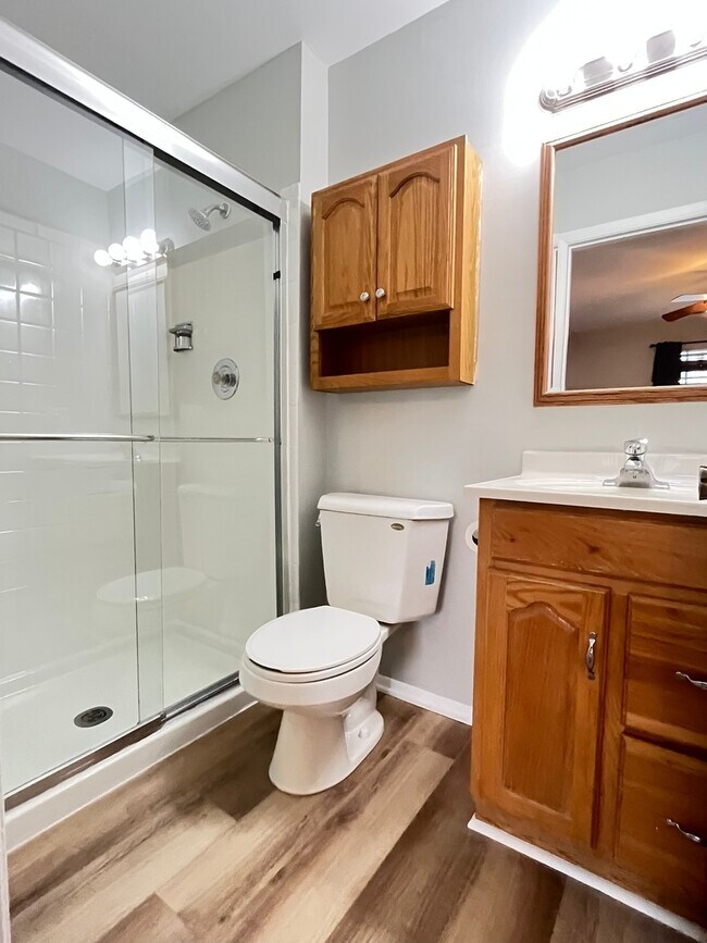 Building Photo - 355 Lambert Dr