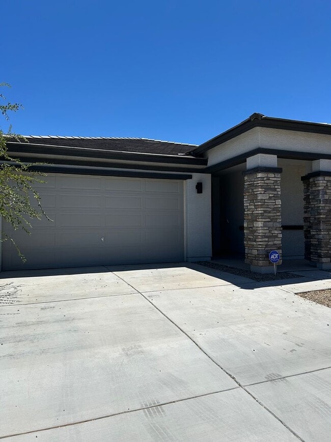 Building Photo - Single story 4bedroom home in North Copper Canyon