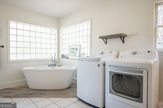 Building Photo - 119 Fortson Cir