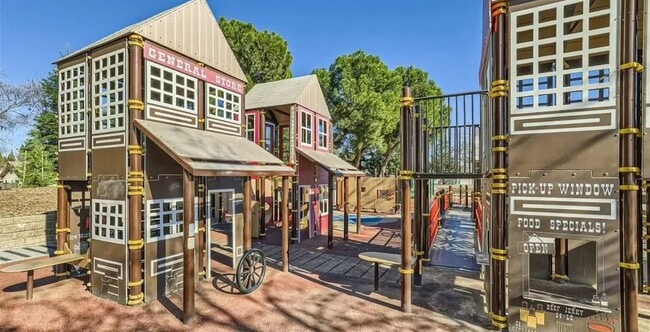 Building Photo - 8065 Roundhouse Lp