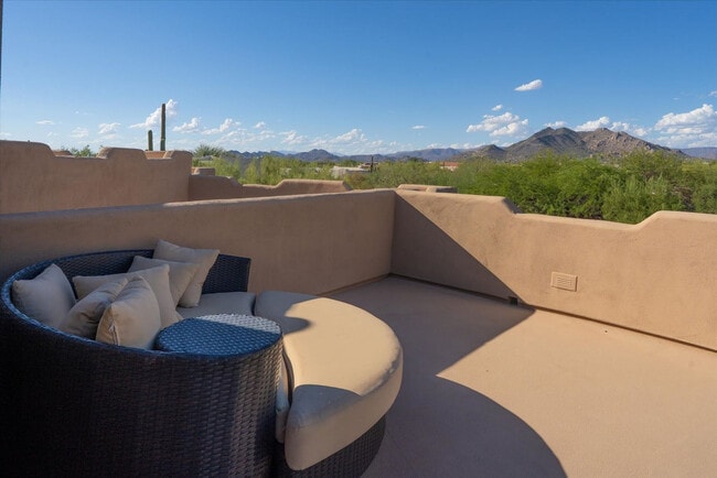 Building Photo - 6708 E Calle de Las Estrellas Rd